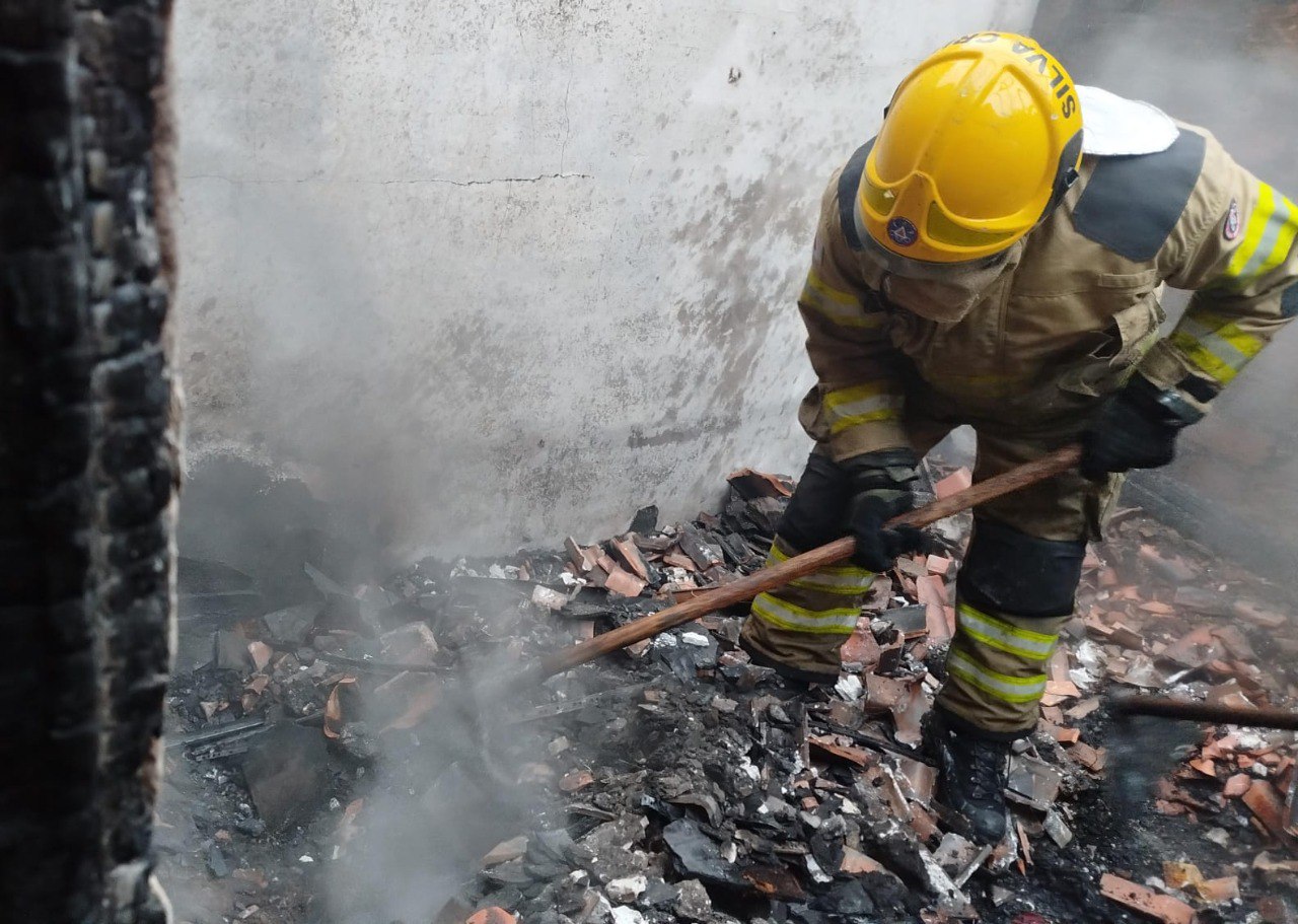 Incêndio mata idosa e deixa dois feridos no Norte de Minas - Foto: Divulgação/CBMMG