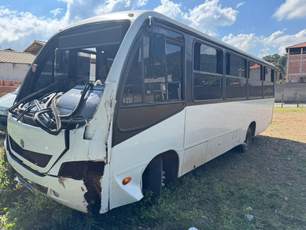 Acidente com micro-ônibus deixa 14 feridos em Sabará - Foto: Divulgação/Corpo de Bombeiros