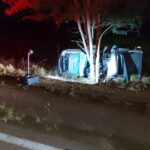 Motorista morre após capotar carro e bater em árvore na MG-179, no Sul de Minas - Foto: Divulgação/Corpo de Bombeiros