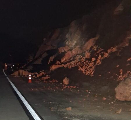 BR-381 é interditada após queda de talude em Antônio Dias - Foto: Reprodução/Redes Sociais