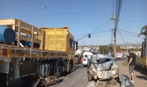 Acidente entre motos, carros e caminhões deixa morto e feridos em Montes Claros - Foto: Divulgação/Samu
