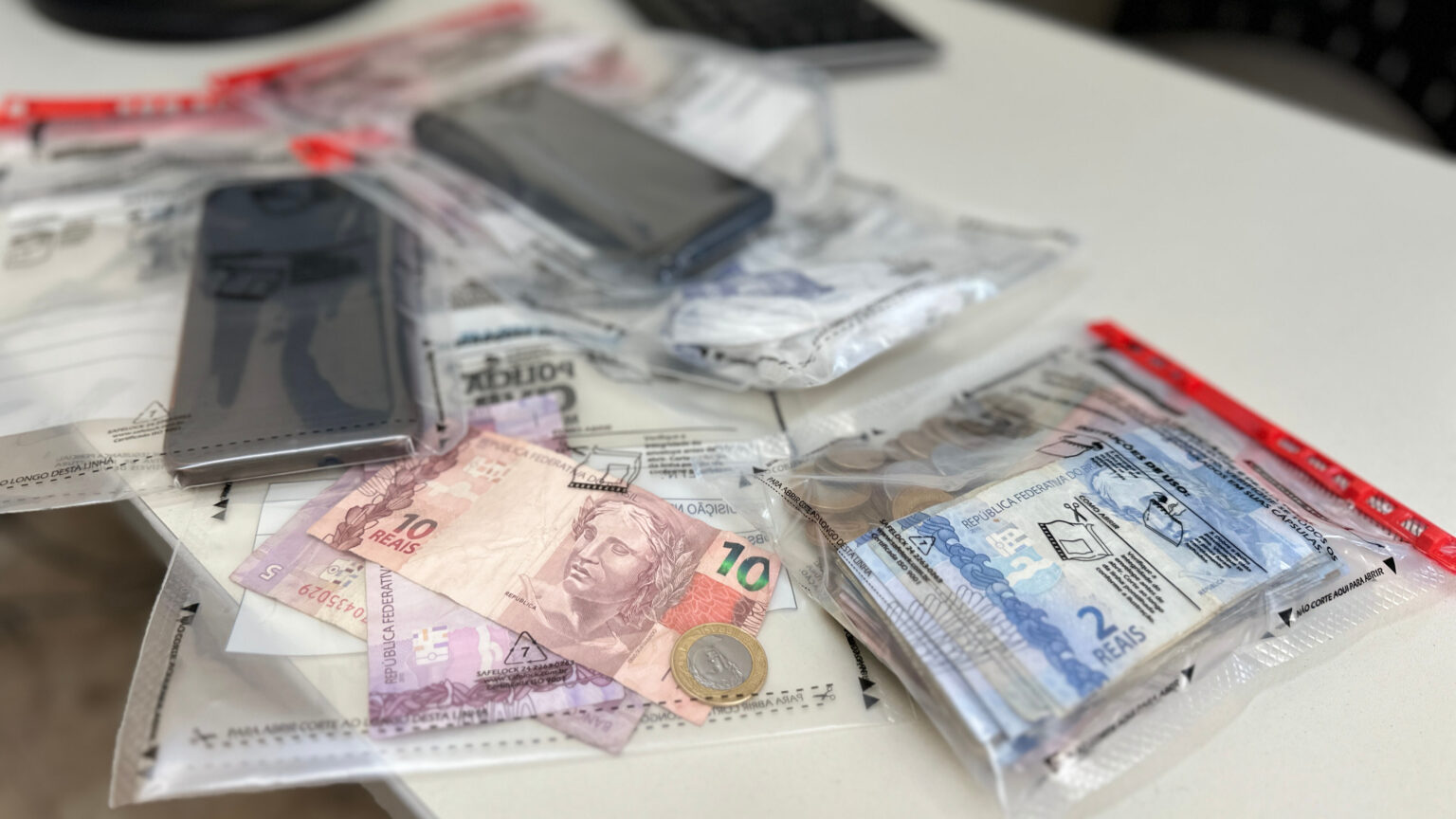 Operação cumpre 33 mandados de busca e apreensão no Barreiro, em BH Operação cumpre 33 mandados de busca e apreensão no Barreiro, em BH - Foto: Divulgação/PCMG