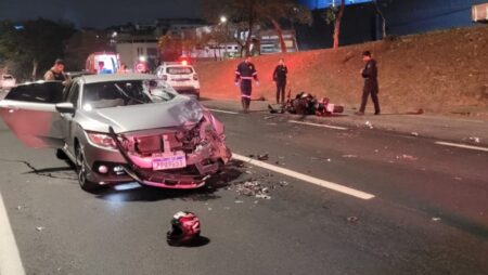 Motociclista morre após ser atingida por carro na contramão na BR-381, em Ipatinga - Foto: Divulgação/Corpo de Bombeiros