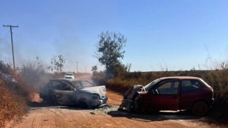 Mãe e bebê morrem em grave acidente em estrada de terra em Campos Altos - Foto: Divulgação/ Corpo de Bombeiros