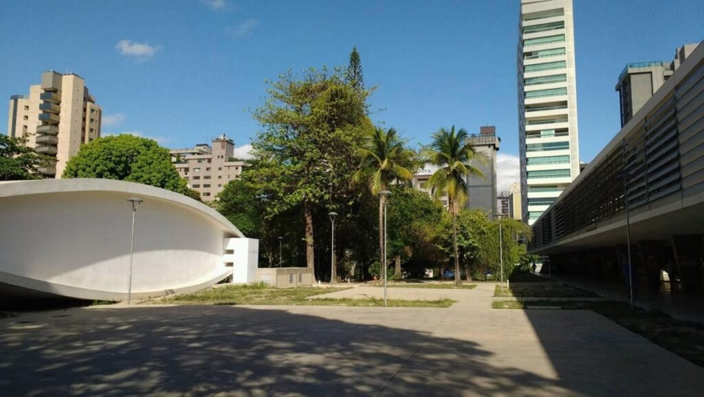 Com 85% dos votos, Colégio Estadual Central rejeita adesão ao modelo cívico-militar em BH - Foto: Divulgação / Agência Minas