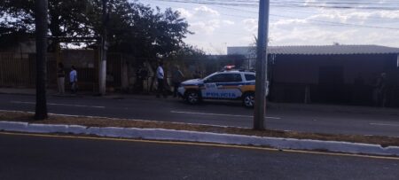 Homem é morto a tiros em borracharia do bairro Jardim Ipê, em Lagoa Santa - Foto: Reprodução/Redes Sociais