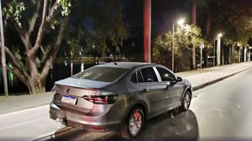 Dupla é presa após roubo de carro e perseguição na orla da Pampulha, em BH - Foto: Divulgação/PMMG