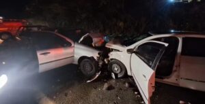 Acidente entre três carros deixa morto e feridos na BR-494, em Carmo da Mata - Foto: Divulgação/CBMMG