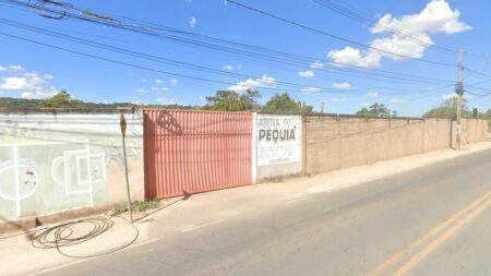 Homem é morto a tiros durante partida de futebol em Ribeirão das Neves - Foto: Reprodução/Google Street View