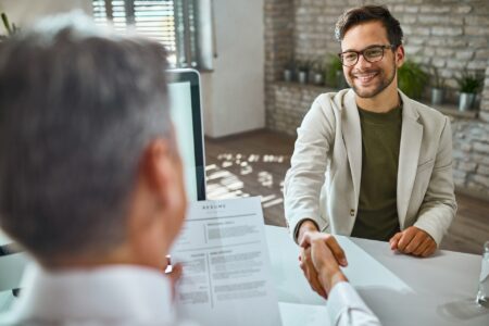 Benefícios corporativos viram trunfo decisivo para atrair talentos - Foto: Divulgação/Freepik