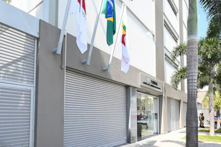 Mulher que tentou atropelar ex-namorado e agrediu familiares com ofensas racistas terá prisão preventiva em BH - Foto: Gláucia Rodrigues / TJMG