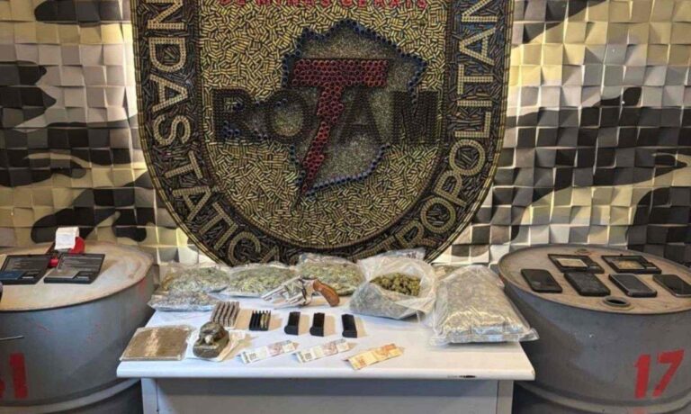 Motorista é preso por tráfico após ser flagrado fazendo “delivery de drogas” em Nova Lima - Foto: Divulgação/PMMG