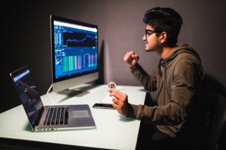 O que faz da Solana uma das criptomoedas mais promissoras? - Foto: Divulgação/Freepik