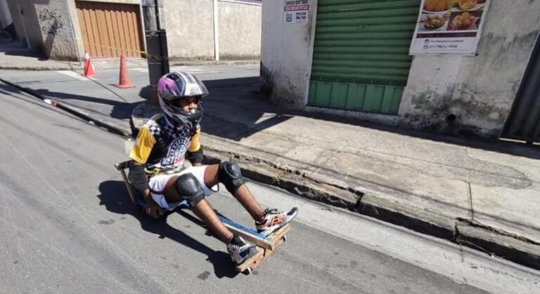 Corrida de carrinho de rolimã se torna esporte em BH Prefeito de BH sanciona lei que reconhece corrida de carrinho de rolimã como esporte - Foto: Divulgação/ Federação Mineira de Carrinhos de Rolimã