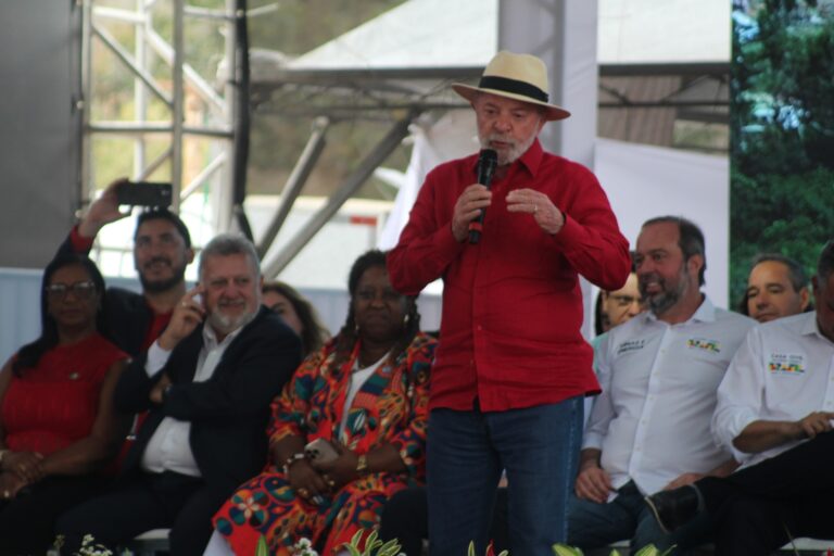 Lula lança programa “Gás do Povo” em BH para famílias de baixa renda Lula lança programa “Gás do Povo” em BH para famílias de baixa renda - Foto: Elberty Valadares | Por Dentro de Minas