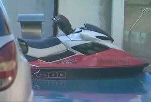 Operação Harpia: Polícia encontra jet ski dentro de piscina durante ação em BH - Foto: Reprodução