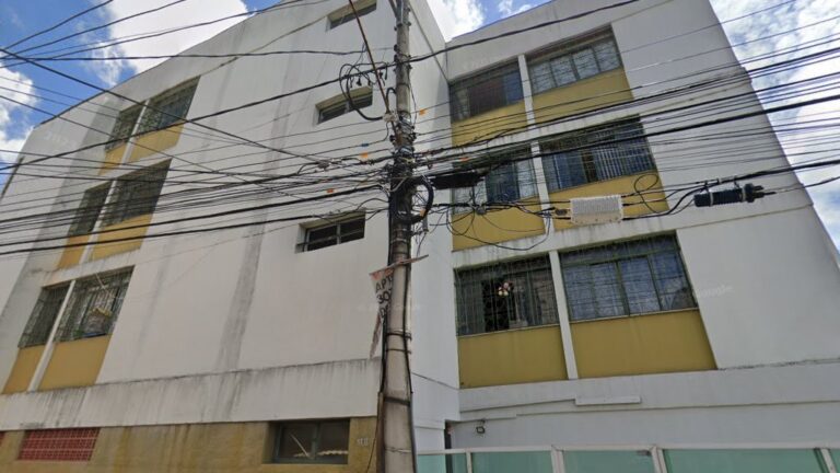 Mulher é morta a facadas dentro de apartamento no bairro Padre Eustáquio, em BH Mulher é morta a facadas dentro de apartamento no bairro Padre Eustáquio, em BH - Foto: Reprodução/Google Street View