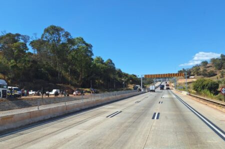 Manifestação interdita trecho e complica trânsito na BR-381, em Caeté - Foto: Reprodução/Redes Sociais