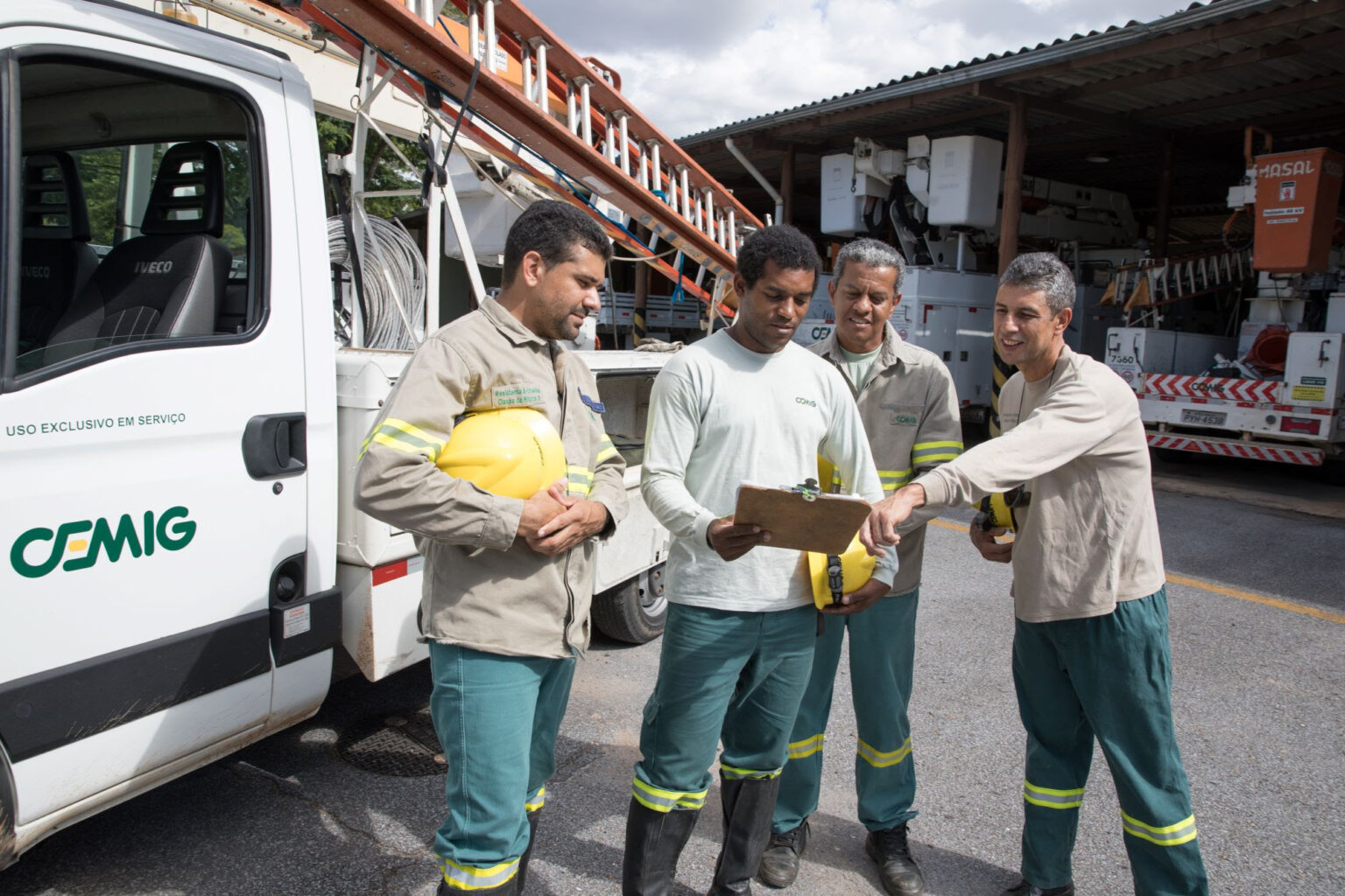Cemig abre inscrições para concurso com 150 vagas de eletricista em Minas - Foto: Divulgação/Cemig