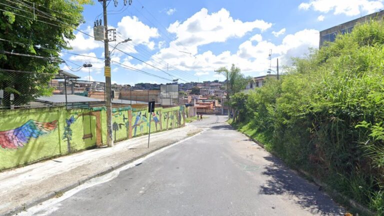 Homem é morto a tiros no meio da rua no bairro Jardim Felicidade, em BH Homem é morto a tiros no meio da rua no bairro Jardim Felicidade, em BH - Foto: Reprodução/Google Street View