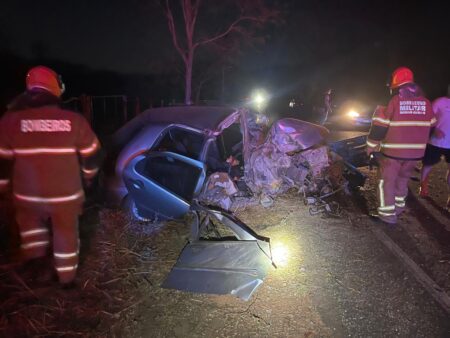Acidente deixa um morto e três feridos na estrada de Araçuaí - Foto: Divulgação/CBMMG