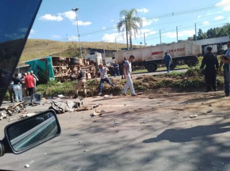 Acidente grave com ônibus deixa mortos e feridos na BR-040, em Juiz de Fora - Foto: Reprodução/Redes Sociais