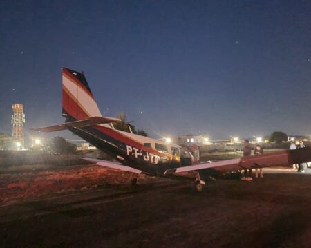 Avião faz pouso de emergência no aeroporto de Pará de Minas - Foto: Divulgação/Corpo de Bombeiros