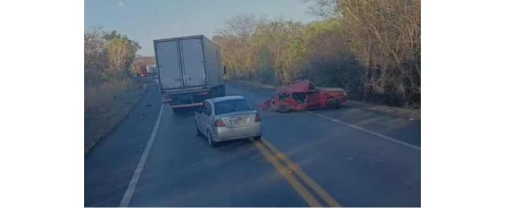 Enfermeira de 27 anos morre em acidente na BR-135, em Engenheiro Navarro Enfermeira de 27 anos morre em acidente na BR-135, em Engenheiro Navarro - Foto: Reprodução/Redes Sociais