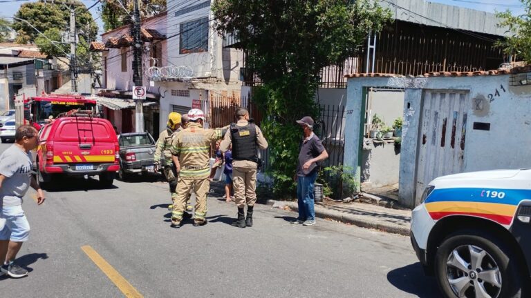 Mulher é presa suspeita de atear fogo em casa no bairro Santa Cruz, em BH Mulher é presa suspeita de atear fogo em casa no bairro Santa Cruz, em BH - Foto: Divulgação/CBMMG