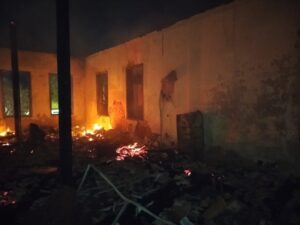 Incêndio destrói casarão histórico em Santa Bárbara - Foto: Divulgação/CBMMG