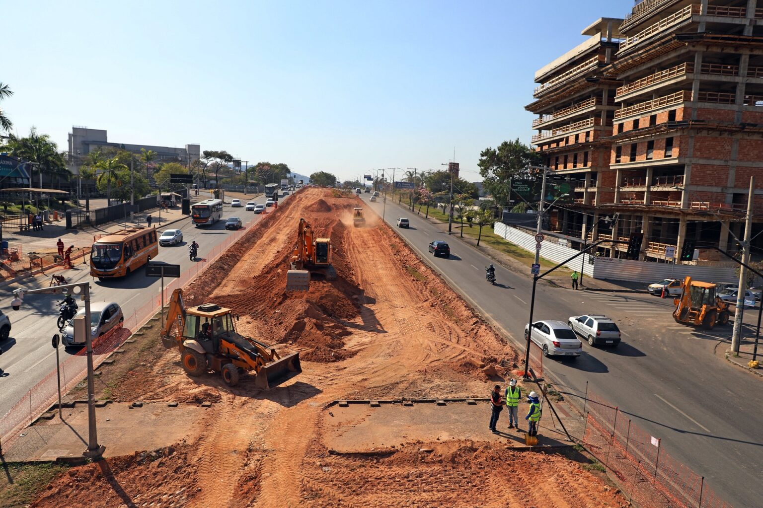 Obras na Trincheira da Cristiano Machado provocam alterações no trânsito em BH - Foto: Adão de Souza/PBH