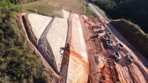 Trecho da BR-381 em Antônio Dias será liberados após obras no talude - Foto: Divulgação/Nova 381