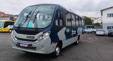 Nova linha de ônibus gratuita começa a operar no Barreiro, em BH Nova linha de ônibus gratuita começa a operar no Barreiro, em BH - Foto: Divulgação/PBH