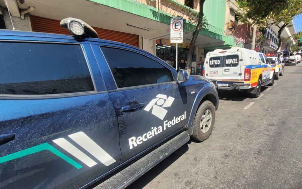 Operação da Receita Federal apreende produtos irregulares no centro de BH Operação da Receita Federal apreende produtos irregulares no centro de BH - Foto: Divulgação/Polícia Militar