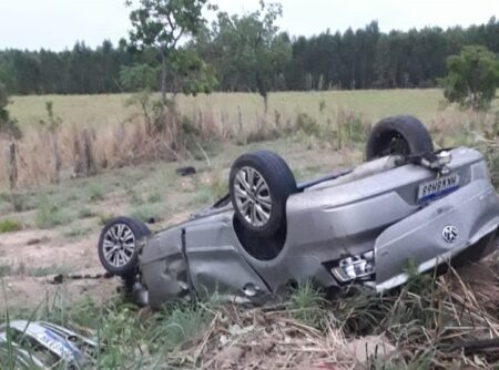 Dois homens morrem em capotamento na MG-190, no Alto Paranaíba Dois homens morrem em capotamento na MG-190, no Alto Paranaíba - Foto: Divulgação/CBMMG