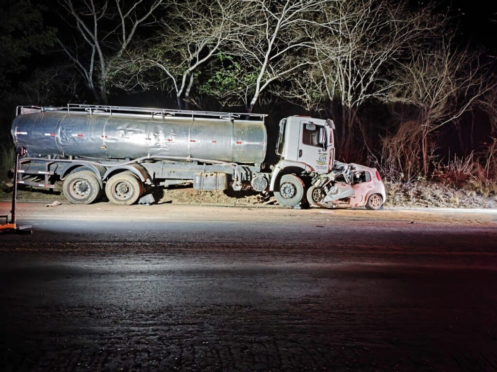 Casal, filho e amigos: veja quem são as vítimas do acidente na MGC-135, em Mirabela 1 Casal, filho e amigos: veja quem são as vítimas do acidente na MGC-135, em Mirabela - Foto: Divulgação/CBMMG