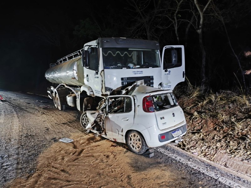 Casal, filho e amigos: veja quem são as vítimas do acidente na MGC-135, em Mirabela 2 Casal, filho e amigos: veja quem são as vítimas do acidente na MGC-135, em Mirabela - Foto: Divulgação/CBMMG