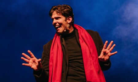 Rafael Infante anuncia sessão extra do espetáculo “Terapia Infernal” nesta sexta-feira em BH COMPLETO TERAPIA INFERNAL 21.09 INFANTE 45 1