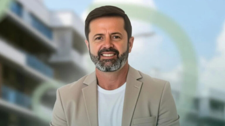 Corretor de imóveis mineiro morre em acidente com jet ski em Guarapari Corpo de Gustavo Portes será velado e sepultado em Lajinha - Foto: Arquivo Pessoal