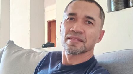 Corretor de imóveis é morto a tiros dentro de carro em Uberlândia Corretor de imóveis é morto a tiros dentro de carro em Uberlândia - Foto: Reprodução/Redes Sociais