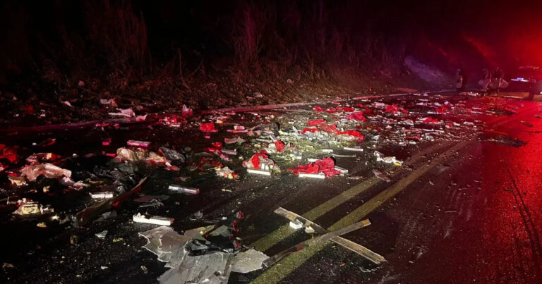 Acidente entre carretas revela carga de maconha em rodovia de Minas Gerais - Foto: Divulgação/PRF