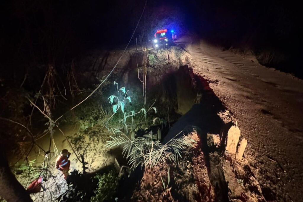 Militar morre após capotar e cair em ribeirão em rodovia de MG - Foto: Divulgação/CBMMG