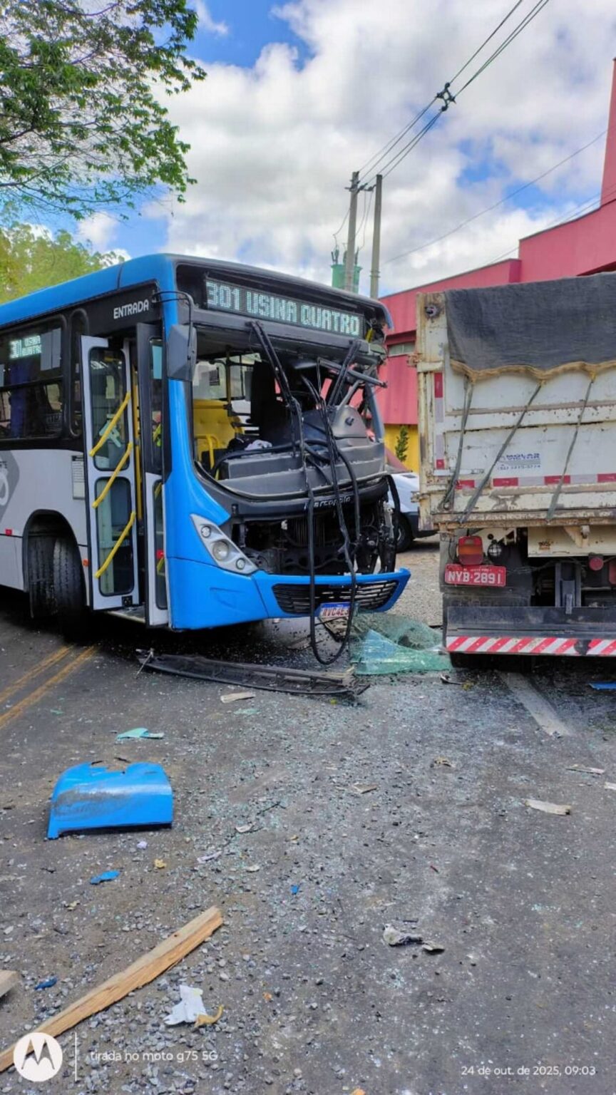 Acidente entre ônibus e caminhão deixa 11 feridos em Juiz de Fora - Foto: Divulgação/Corpo de Bombeiros