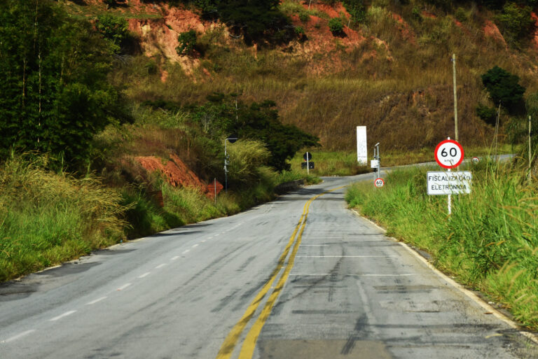 Audiência pública vai discutir remoção de famílias para obras de duplicação da BR-381 em BH Audiência pública vai discutir remoção de famílias para obras de duplicação da BR-381 em BH - Foto: Divulgação/Luiz Santana