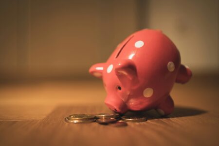 Do dinheiro de papel ao digital: como os pagamentos estão moldando o consumo Do dinheiro de papel ao digital: como os pagamentos estão moldando o consumo - Foto: unsplash