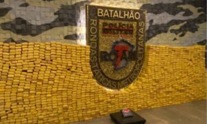 Mais de uma tonelada e meia de maconha é apreendida em Contagem Mais de uma tonelada e meia de maconha é apreendida em Contagem - Foto: Divulgação/PMMG