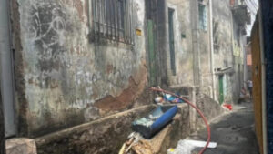 Incêndio atinge casa no Cabana do Pai Tomás, em BH - Foto: Divulgação/Corpo de Bombeiros