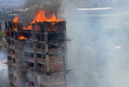 Vídeo mostra incêndio em prédio no bairro Engenho Nogueira, em BH - Foto: Reprodução/Redes Sociais