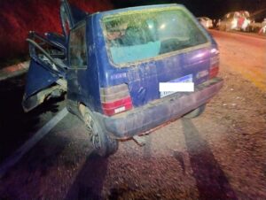 Acidente frontal entre carros deixa morto e feridos em rodovia de MG Acidente frontal entre carros deixa morto e feridos em rodovia de MG - Foto: Divulgação/CBMMG