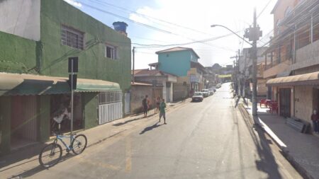 Idosa morre atropelada por ônibus em Betim - Foto: Reprodução/Google Street View